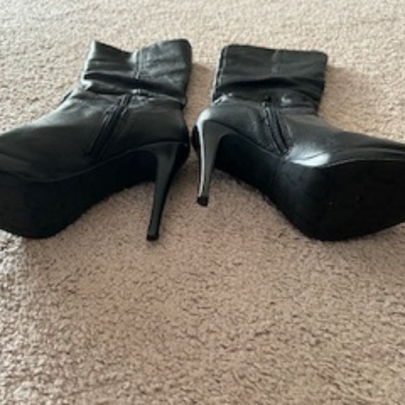 Women's Boots Cathy Jean Size 7 1/2 M Knee Boots Zip Enclosure Black 4" Heel - Picture 4 of 5